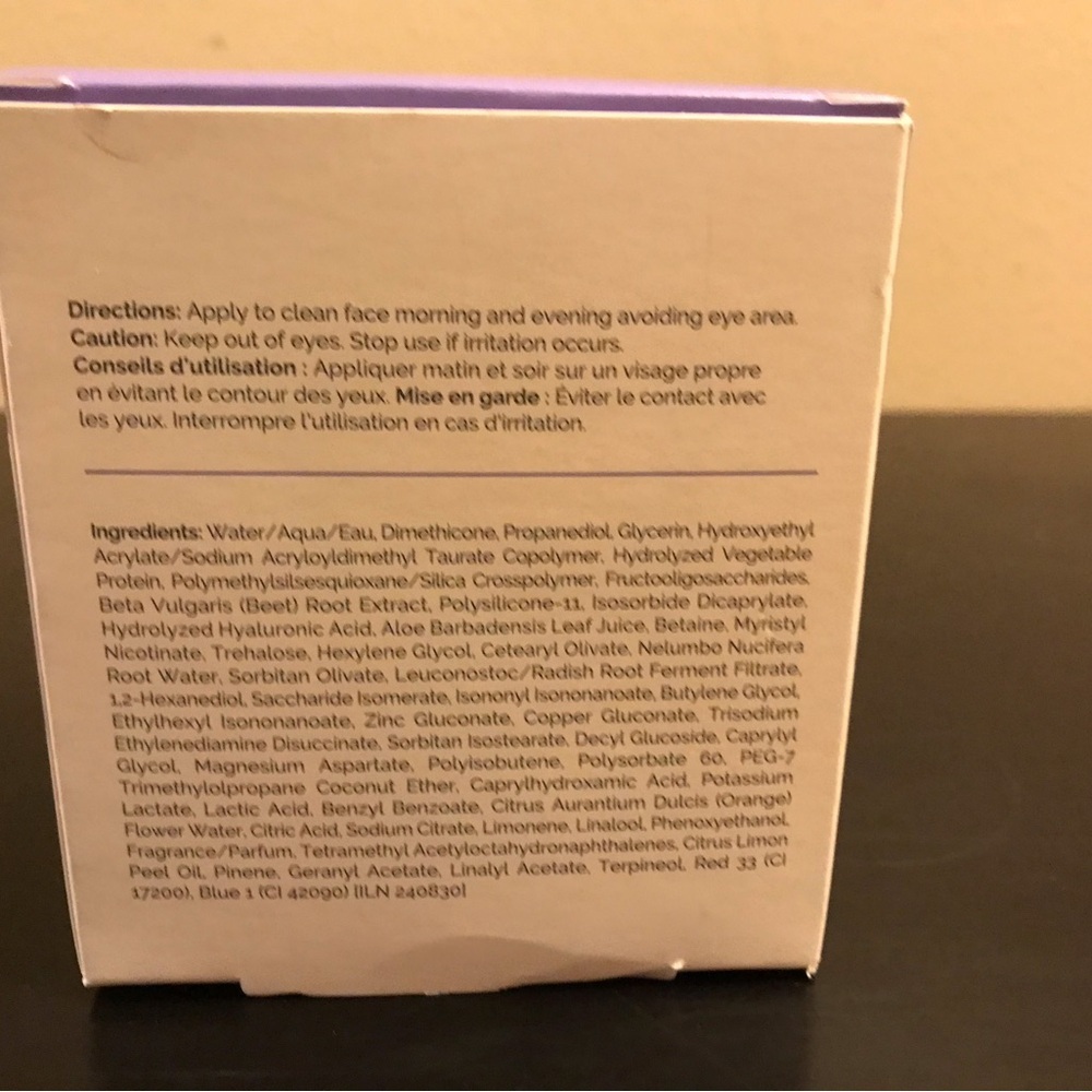 StriVectin Moisture Magnet Gel Cream - Purple and White - Picture 3 of 6